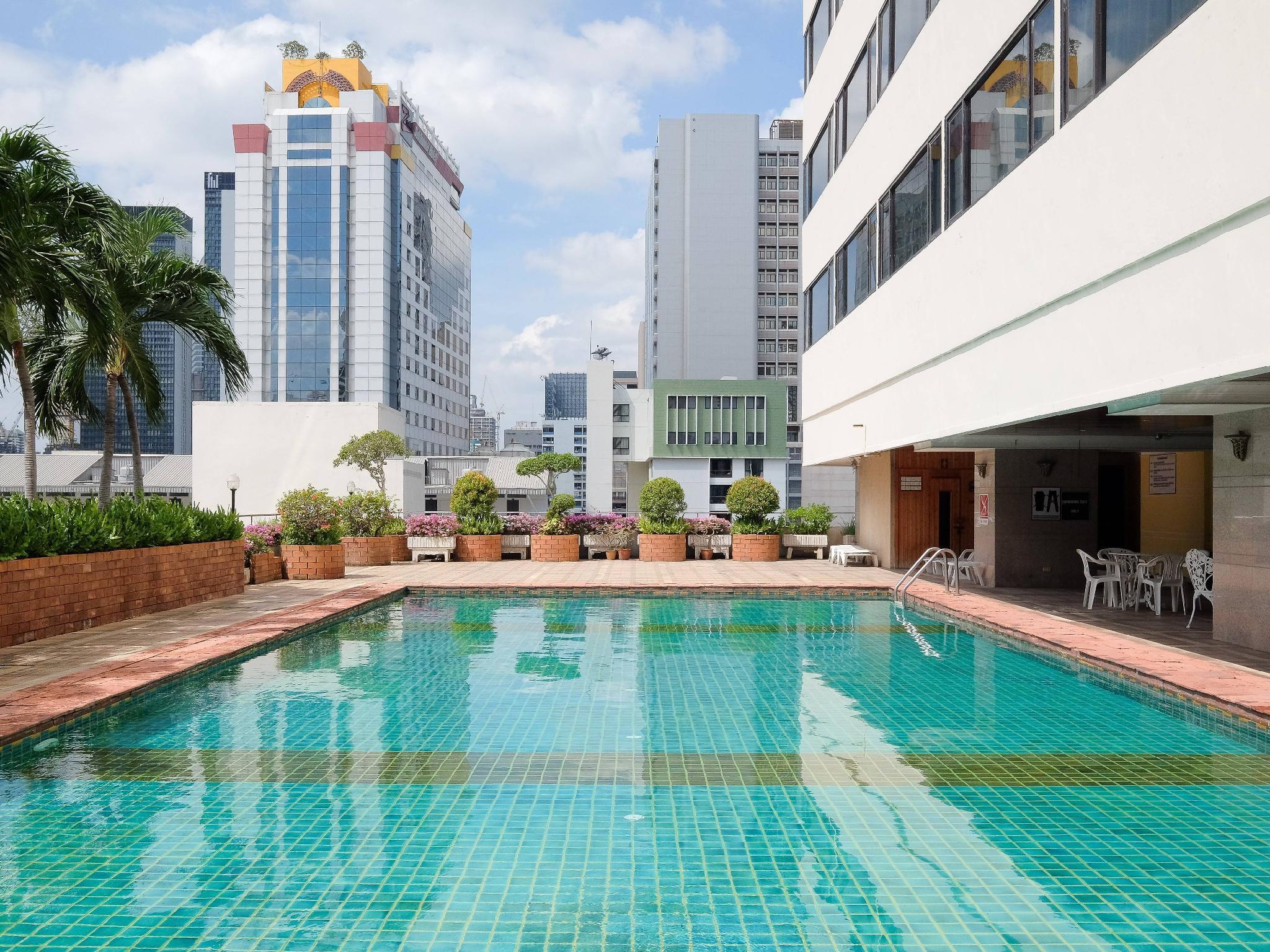 Royal Benja Hotel Bangkok Exterior photo